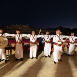 19_Traditional_Line_Dance.jpg